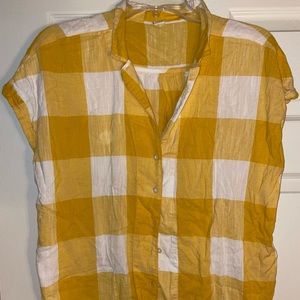 Women’s Old Navy yellow plaid short cut shirt